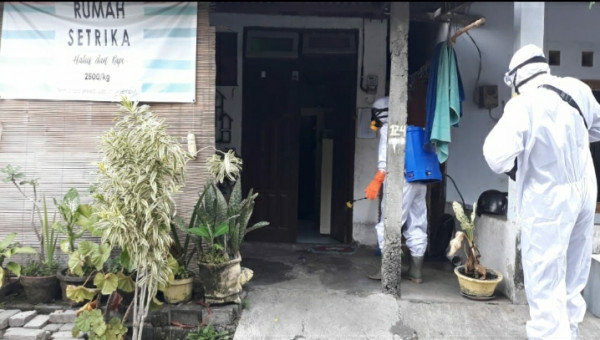 Spraying di RT 5 RW 4 Padukuhan Manukan